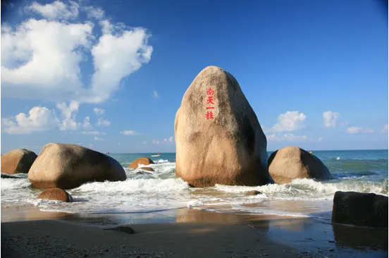 化身蓝海卫士，守护三亚海滨丨K8凯发旗舰环境首个“海域保洁”项目正式签约进场